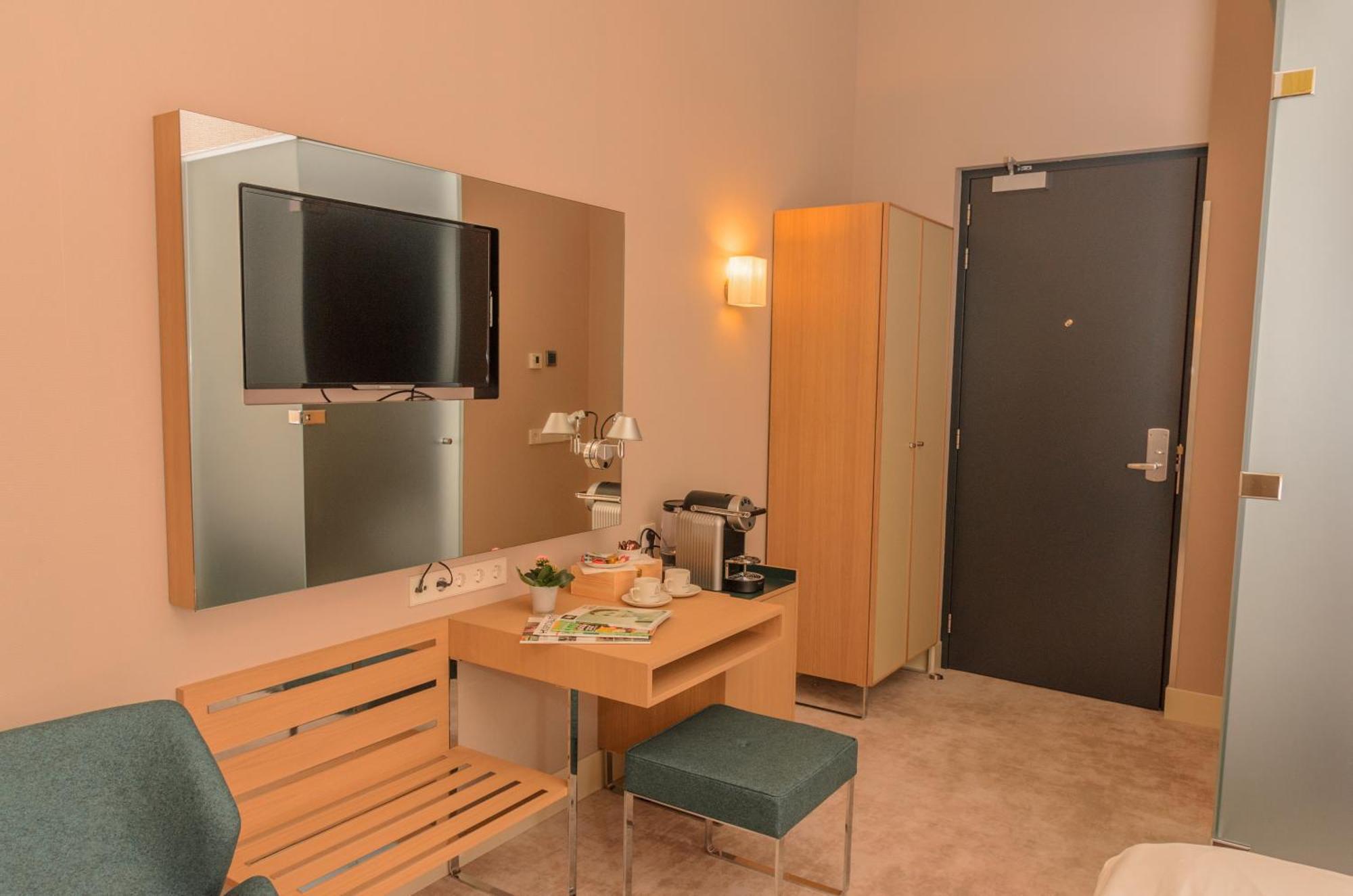 Amadi Panorama Hotel Amsterdam Room photo